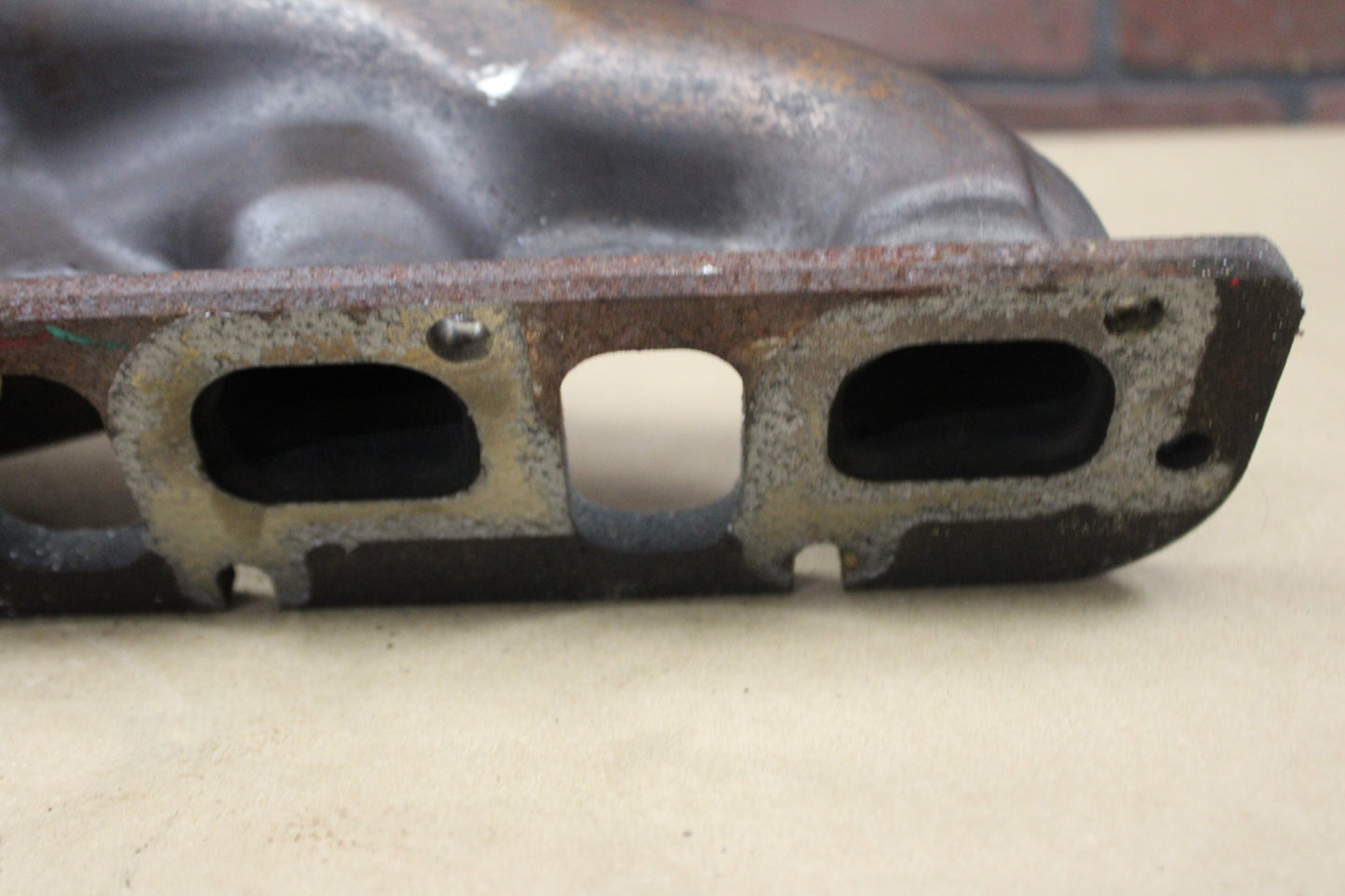 05-10 Mopar Challenger Charger 300C SRT8 6.1L Left Exhaust Manifold