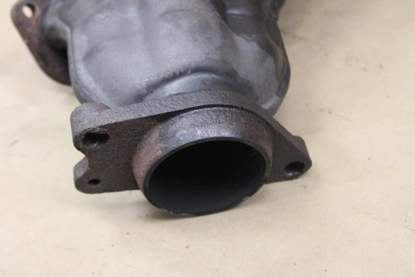 05-14 Dodge Challenger Charger Chrysler 300 SRT8 Right Exhaust Manifold