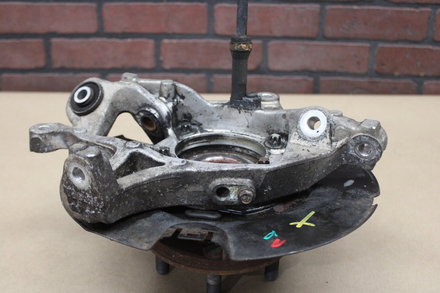 06-10 CHARGER MAGNUM 300 SRT PASSENGER RH REAR SPINDLE KNUCKLE