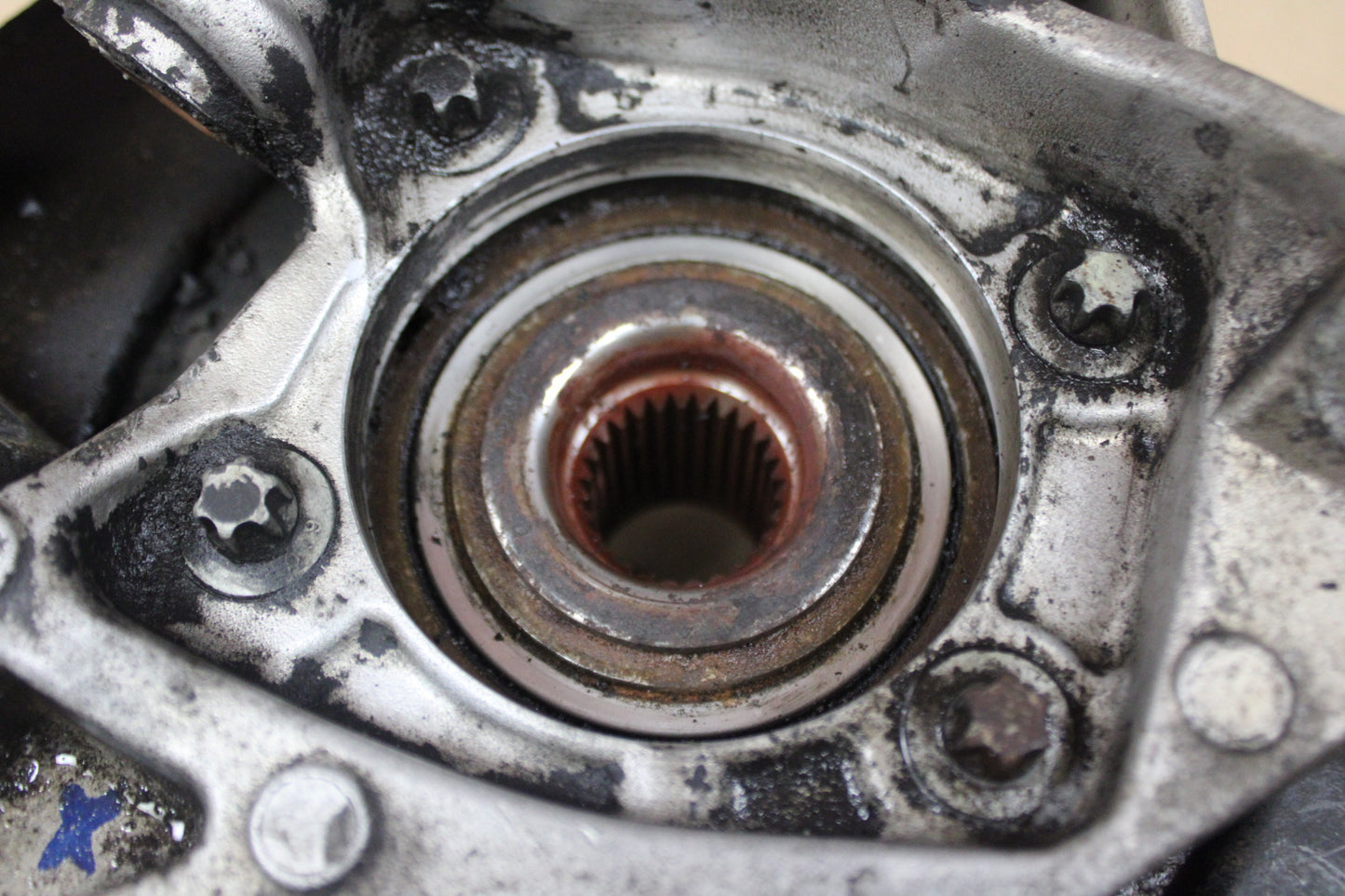 06-10 CHARGER MAGNUM 300 SRT PASSENGER RH REAR SPINDLE KNUCKLE