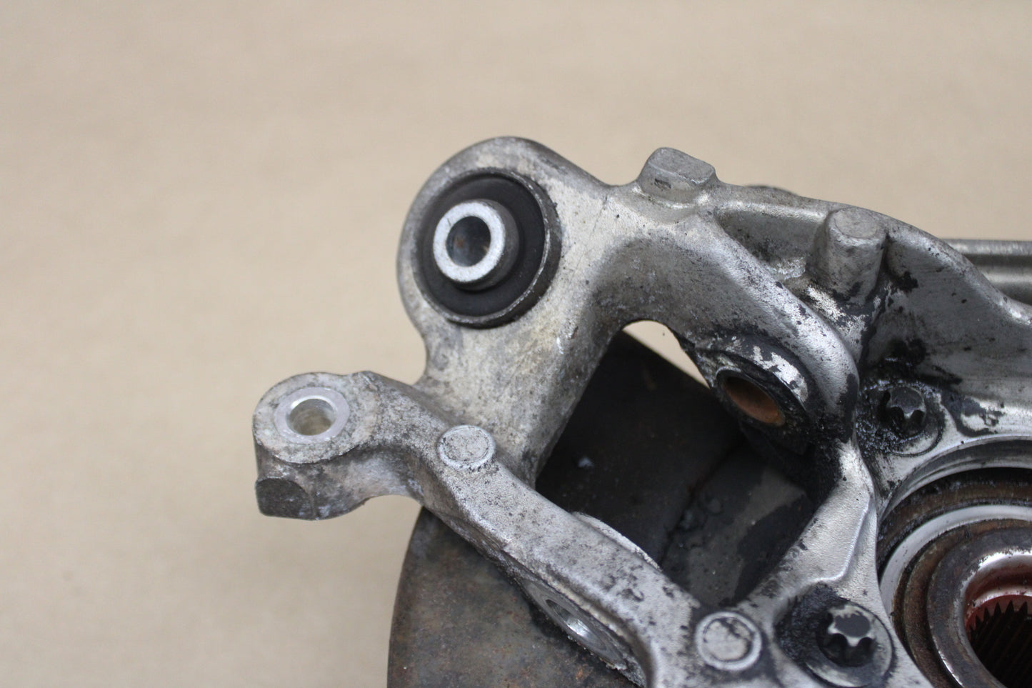 06-10 CHARGER MAGNUM 300 SRT PASSENGER RH REAR SPINDLE KNUCKLE