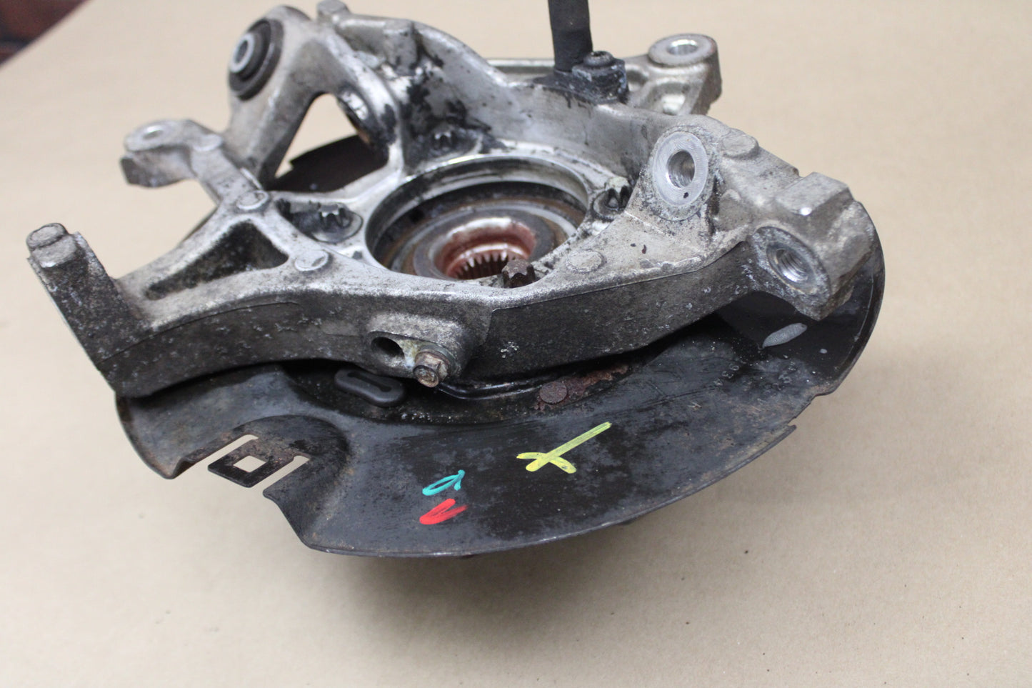 06-10 CHARGER MAGNUM 300 SRT PASSENGER RH REAR SPINDLE KNUCKLE