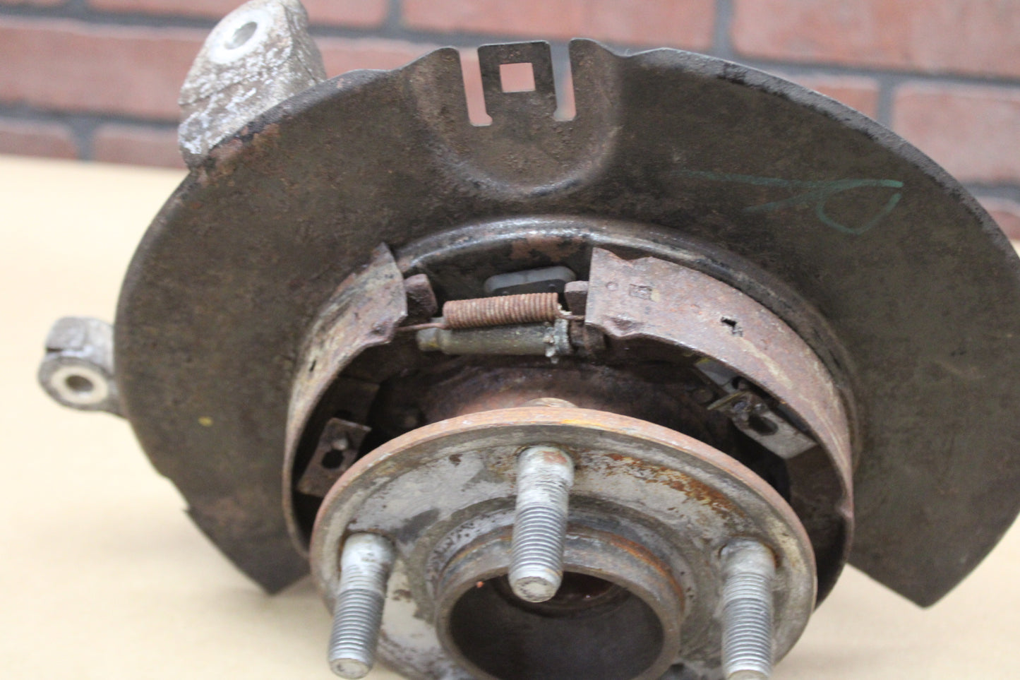 06-10 CHARGER MAGNUM 300 SRT PASSENGER RH REAR SPINDLE KNUCKLE