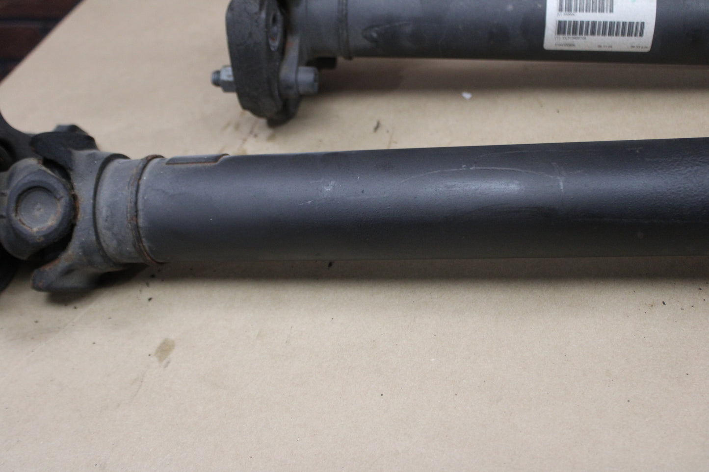 05-08 CHRYSLER 300C SRT8 6.1L OEM REAR AXLE WHEEL DRIVE SHAFT 5037640AB