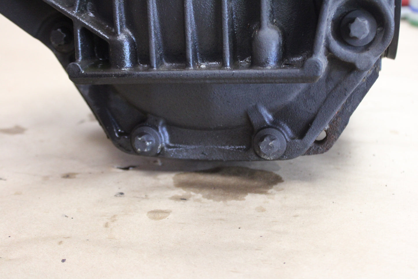 05-08 CHRYSLER 300C SRT8 6.1 OEM REAR AXLE 4 Bolt OPEN DIFFERENTIAL CARRIER 3.06