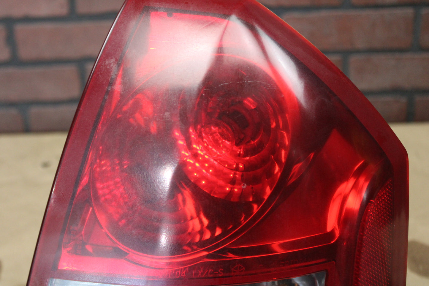 2005-2007 Chrysler 300 Rear Passenger RH Side Tail Light Taillight Lamp OEM