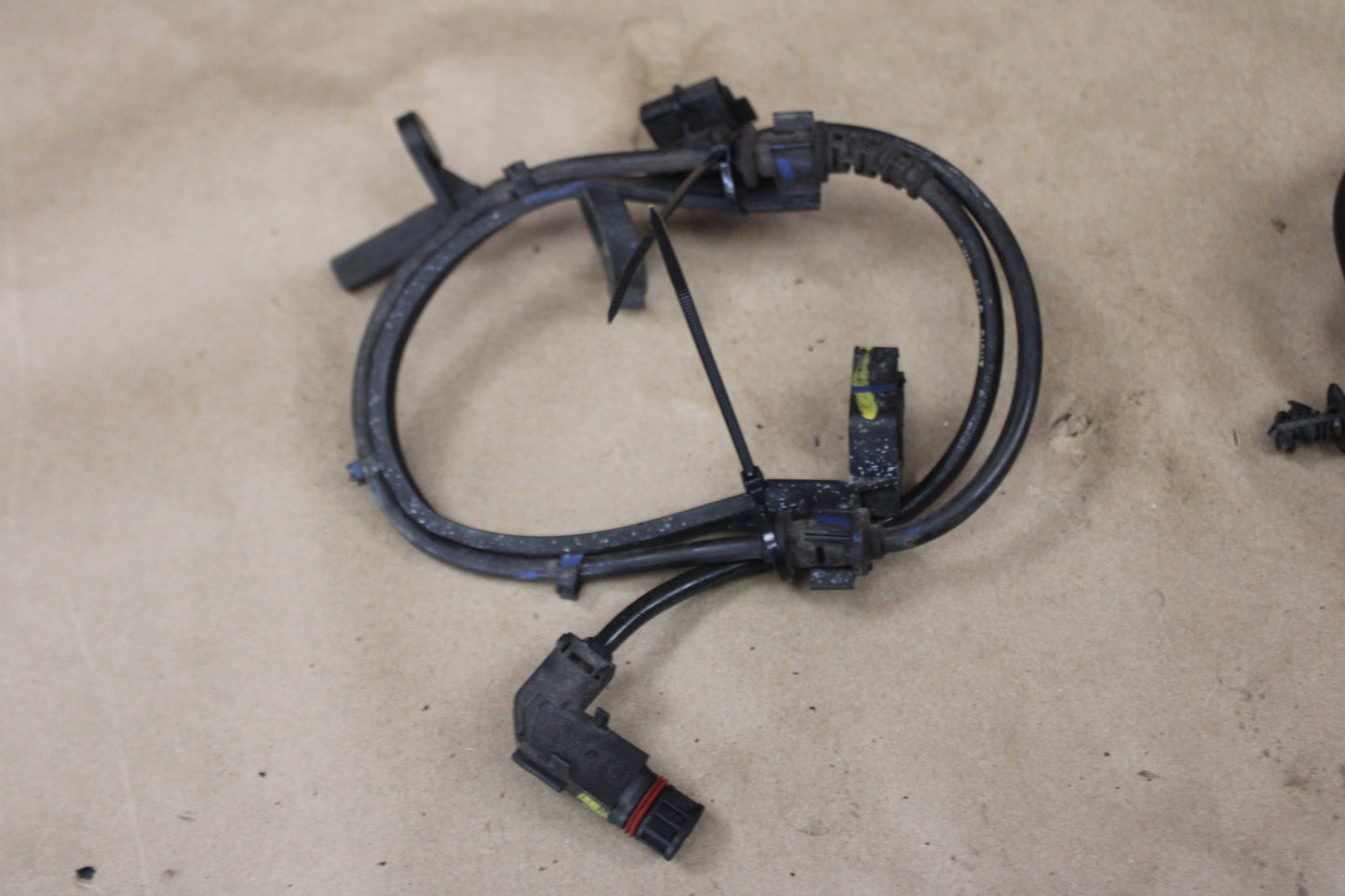 Chrysler 300 Dodge Challenger ABS Speed Sensors Rear & Front Set of 4