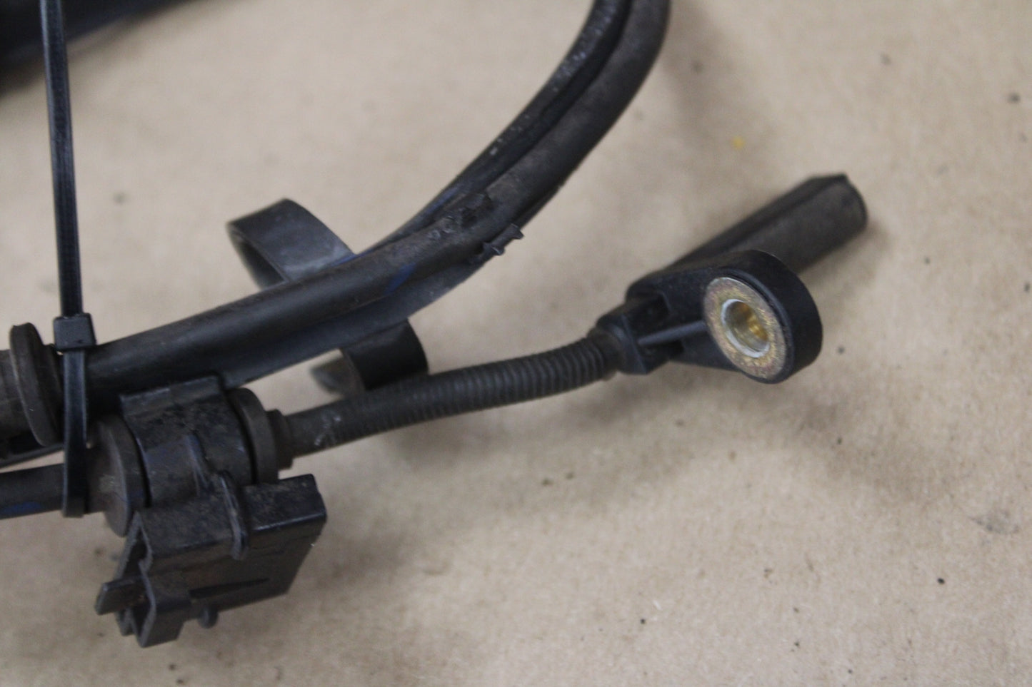Chrysler 300 Dodge Challenger ABS Speed Sensors Rear & Front Set of 4