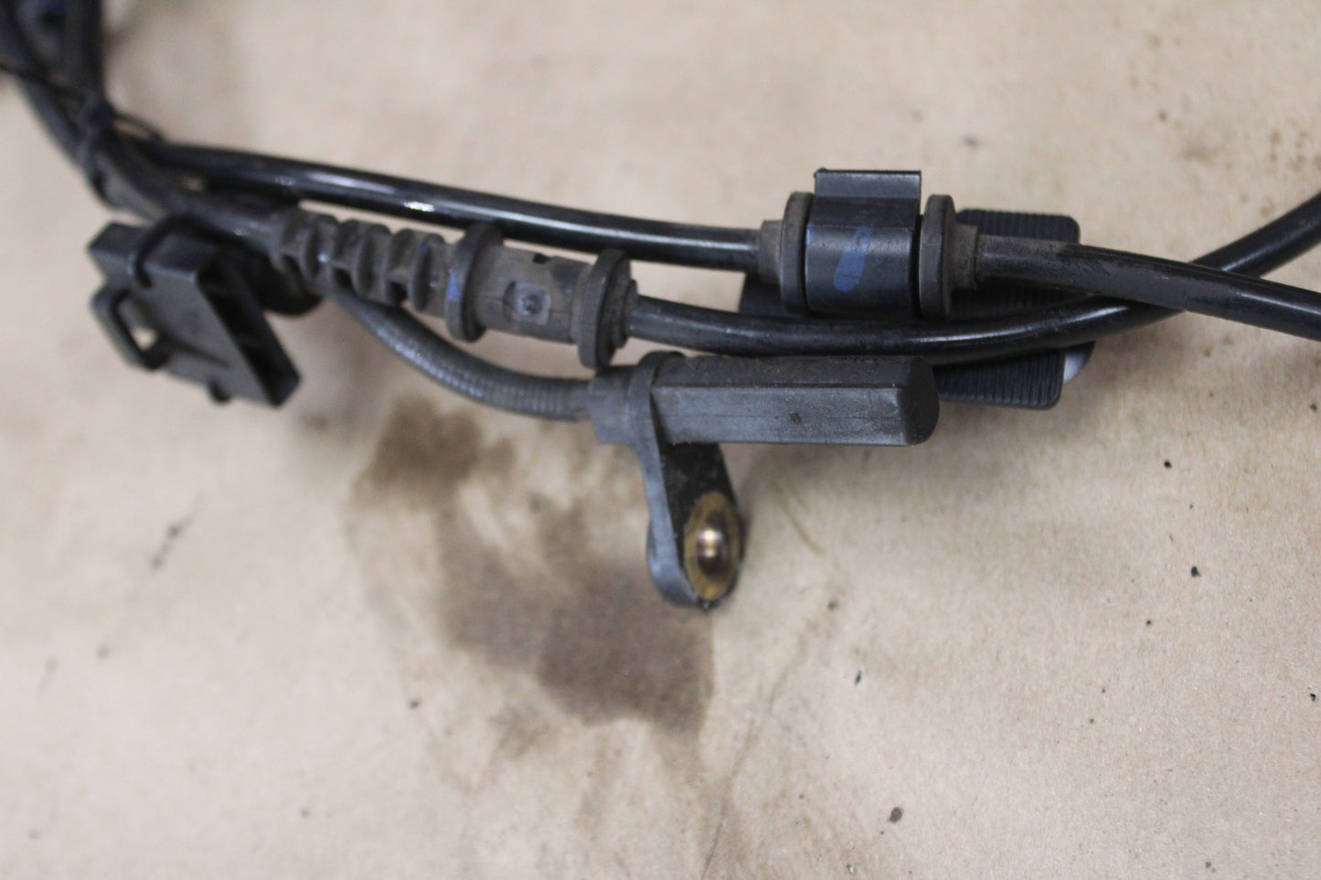 Chrysler 300 Dodge Challenger ABS Speed Sensors Rear & Front Set of 4