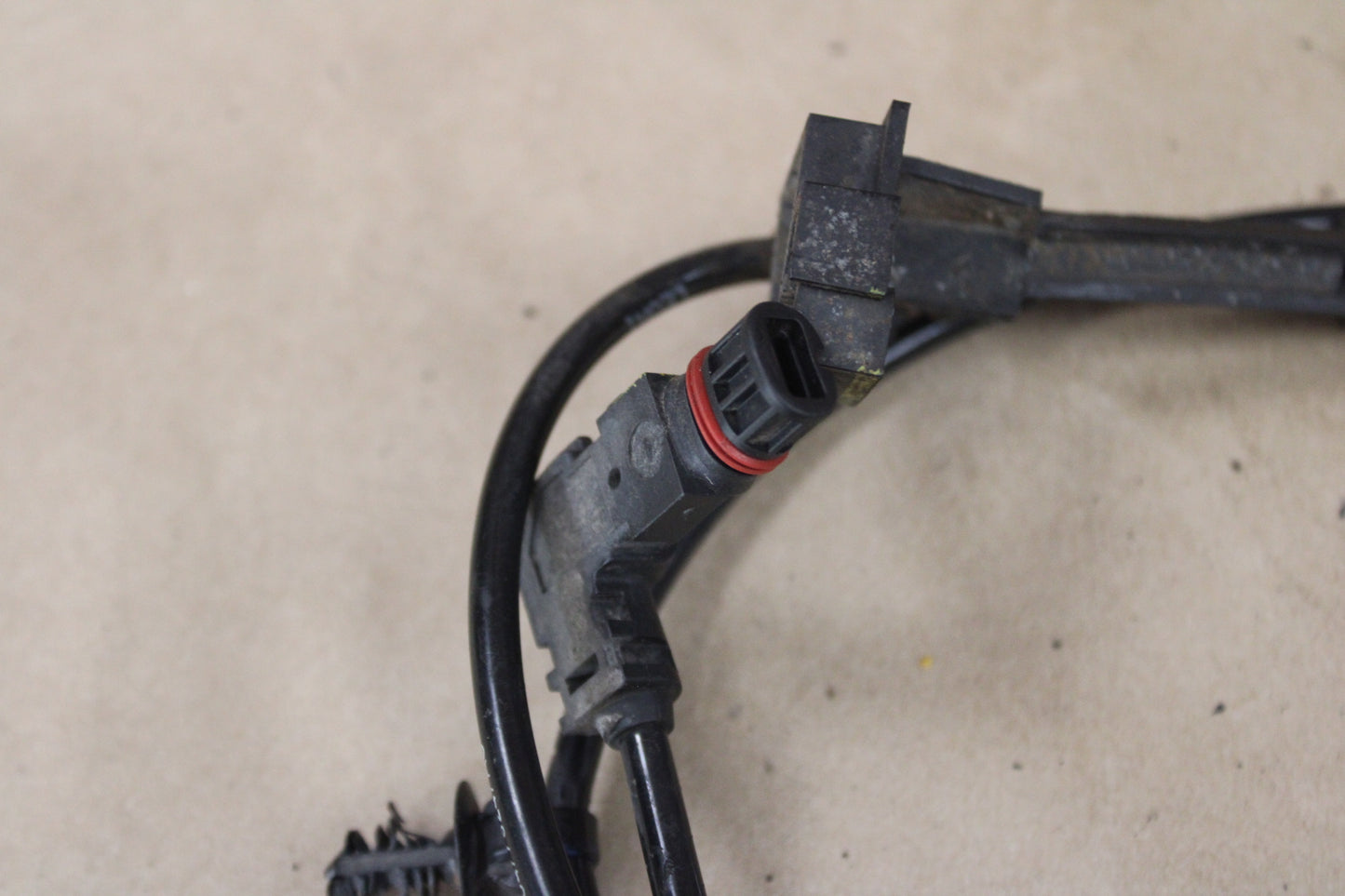 Chrysler 300 Dodge Challenger ABS Speed Sensors Rear & Front Set of 4
