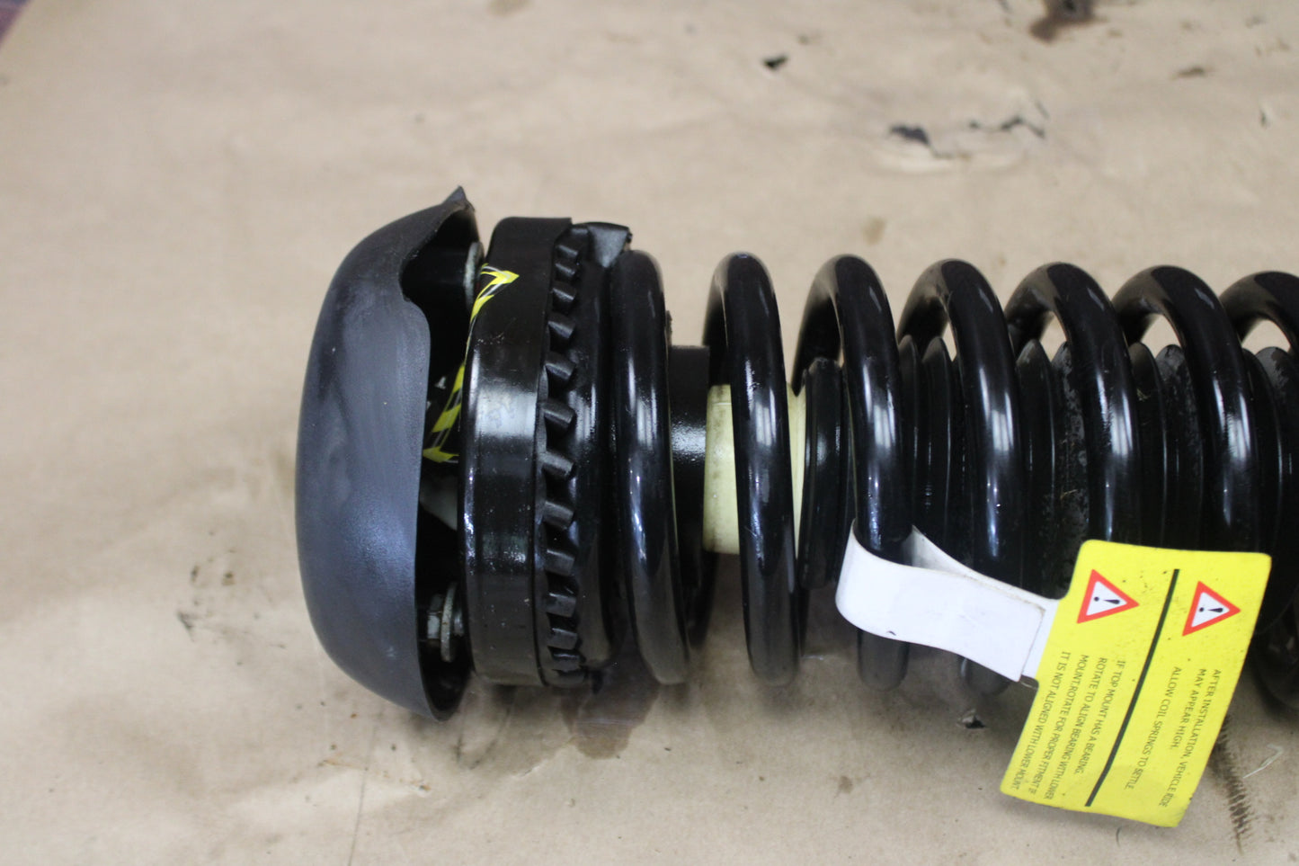 05-10 Chrysler 300C SRT8 Front Passenger RH Side Strut Shock Absorber