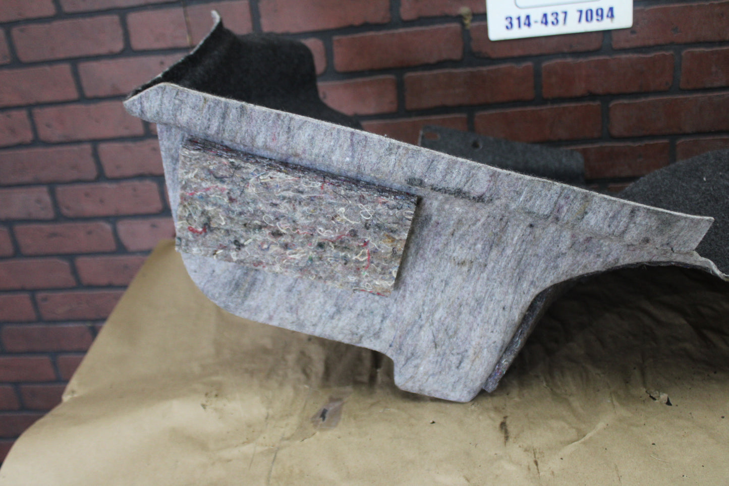 05-10 CHRYSLER 300 REAR DRIVER LH QUARTER TRUNK CARPET COVER PANEL
