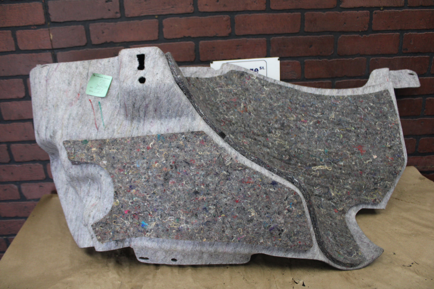 05-10 CHRYSLER 300 REAR DRIVER LH QUARTER TRUNK CARPET COVER PANEL