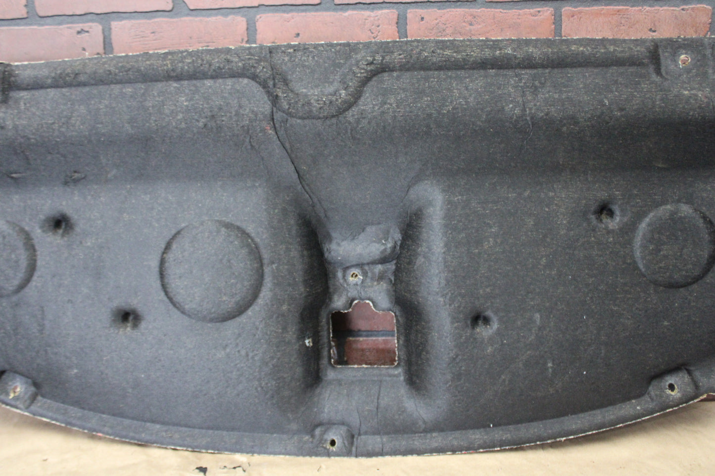 2006 CHRYSLER 300 REAR DECK SHELF SILENCER INSULATOR PANEL COVER