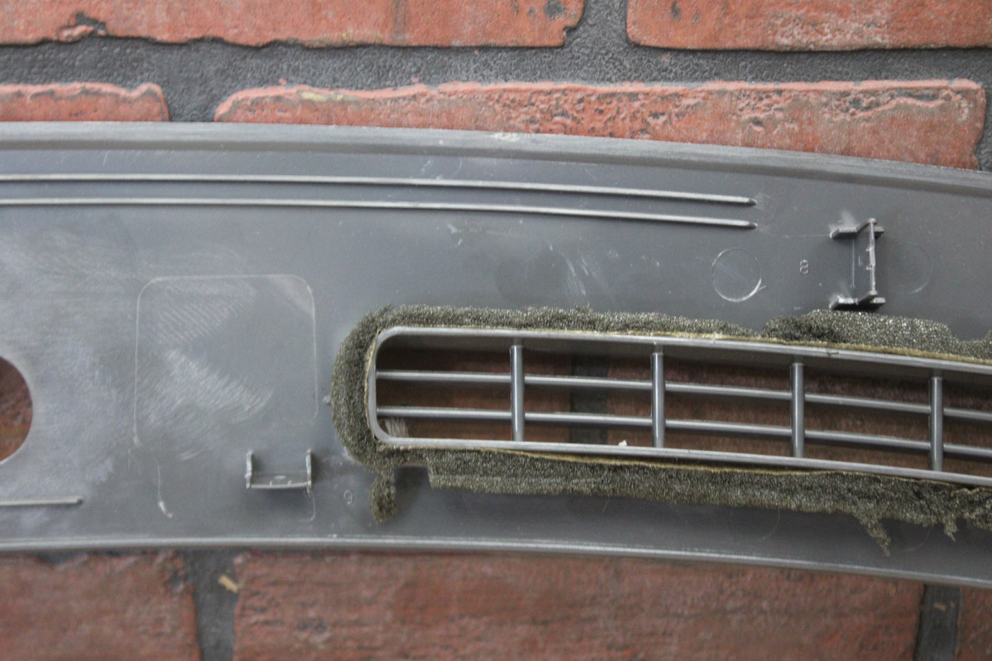 2005-2007 CHRYSLER 300 OEM DASHBOARD DEFROSTER TRIM PANEL VENT GRILLE