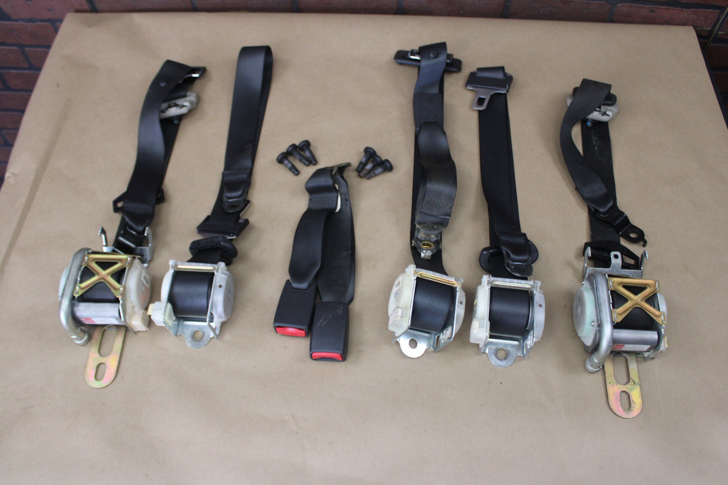 05-06 Charger Chrysler 300 OEM Full Set of Seat Belt Retractors Black 0UX54XDVAE