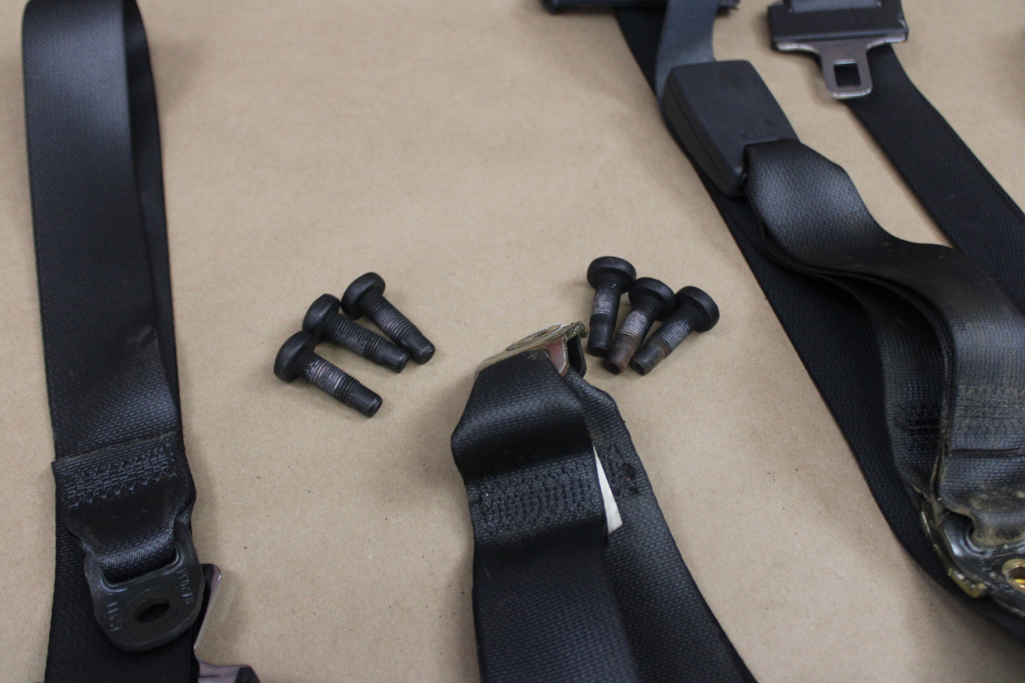 05-06 Charger Chrysler 300 OEM Full Set of Seat Belt Retractors Black 0UX54XDVAE