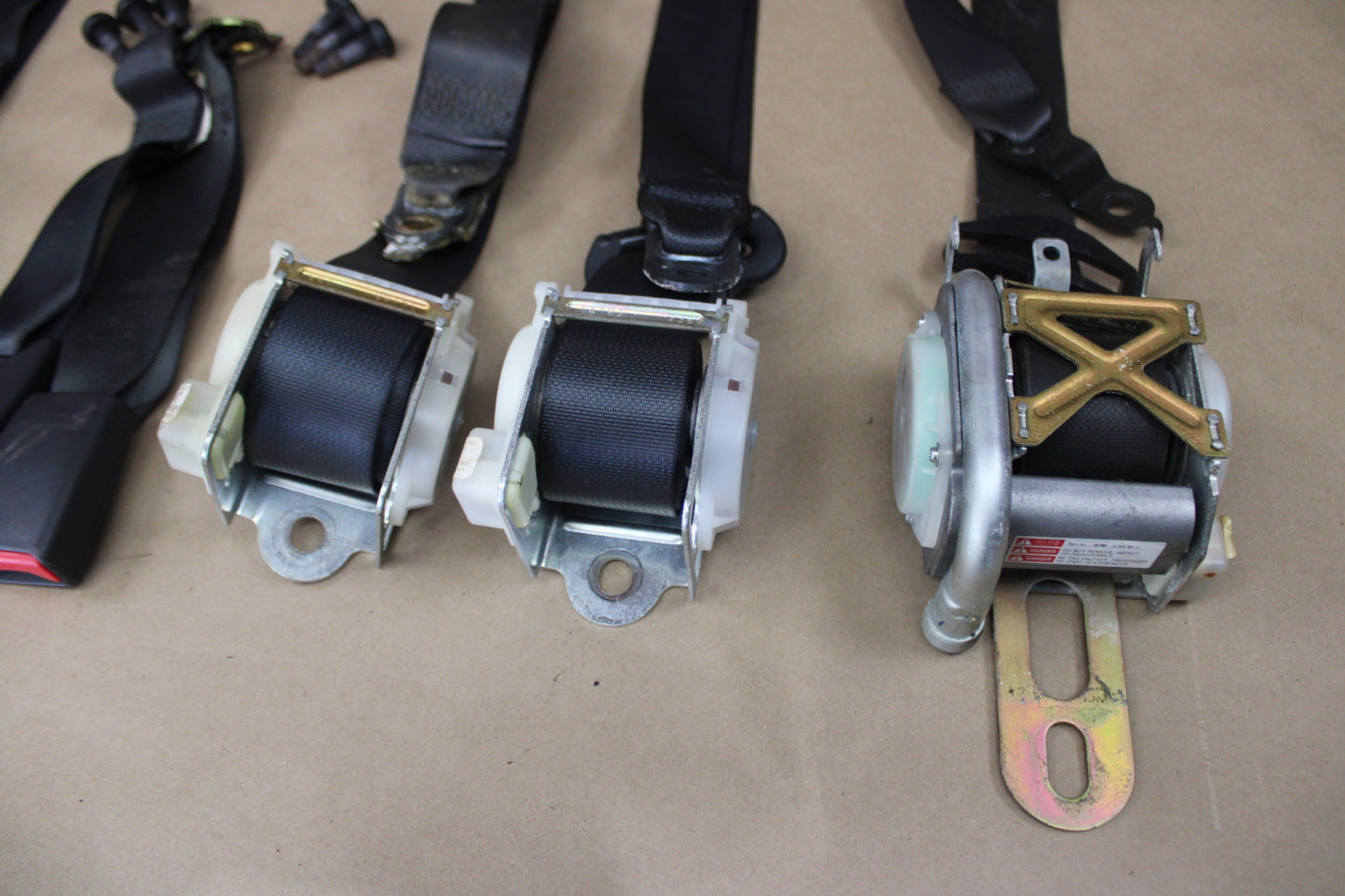 05-06 Charger Chrysler 300 OEM Full Set of Seat Belt Retractors Black 0UX54XDVAE