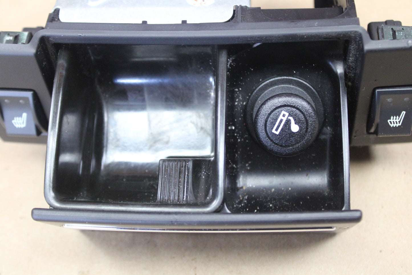 ⭐️ 2004-2010 Chrysler 300 Heated Seat Control Ashtray 1090080 OEM