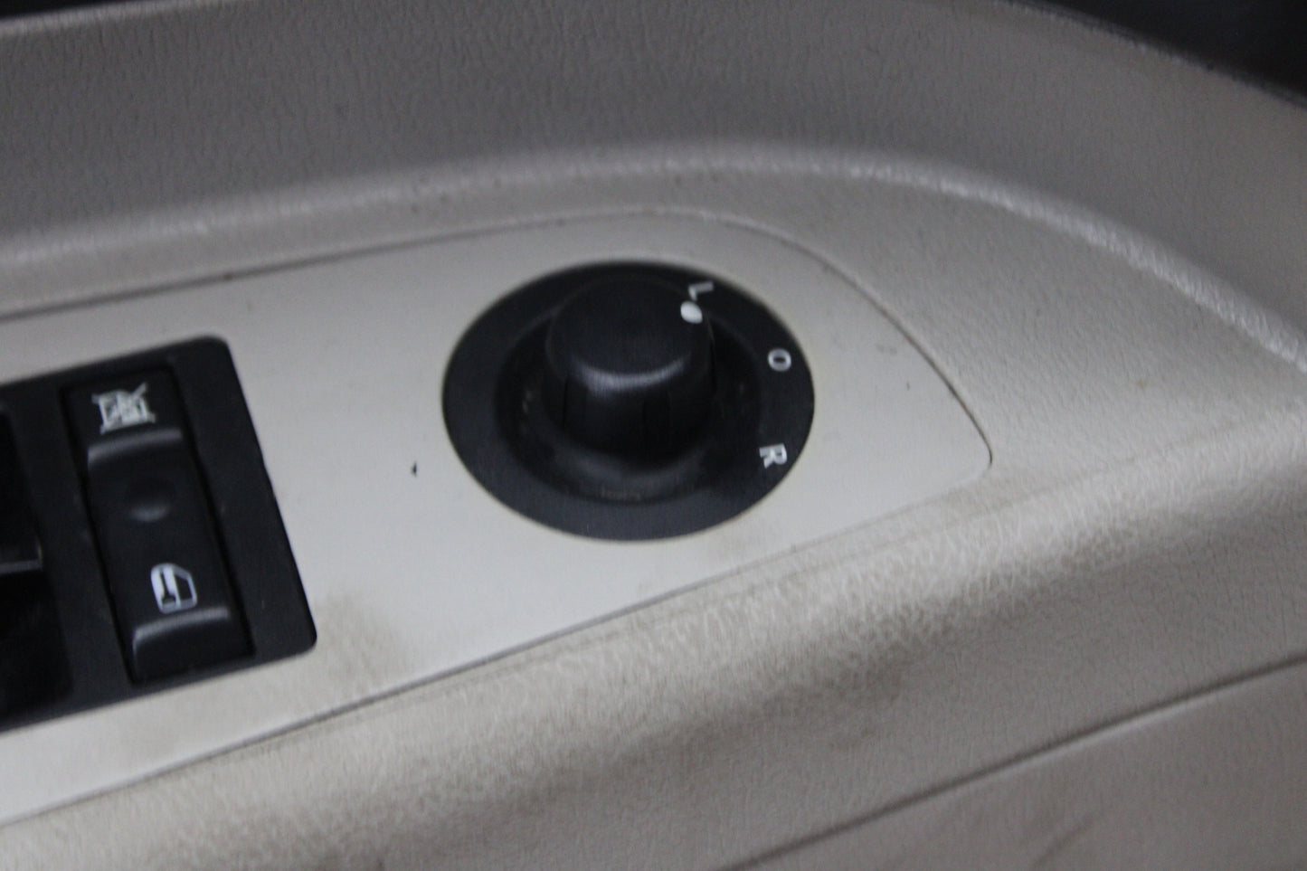 2006-2007 CHRYSLER 300 OEM FRONT DRIVER LH SIDE INTERIOR DOOR PANEL