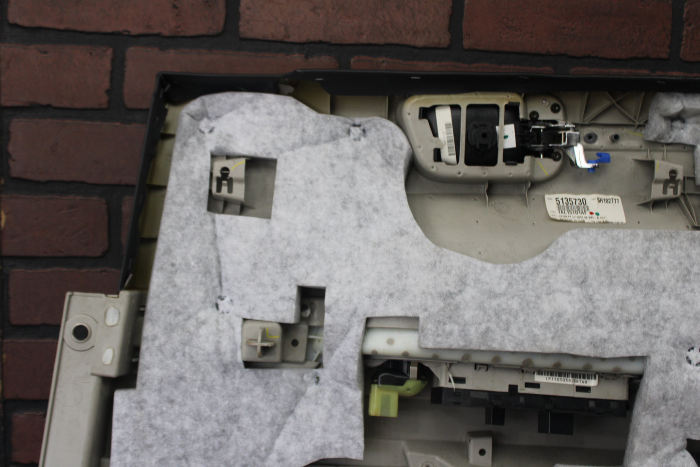 2006-2007 CHRYSLER 300 OEM FRONT DRIVER LH SIDE INTERIOR DOOR PANEL