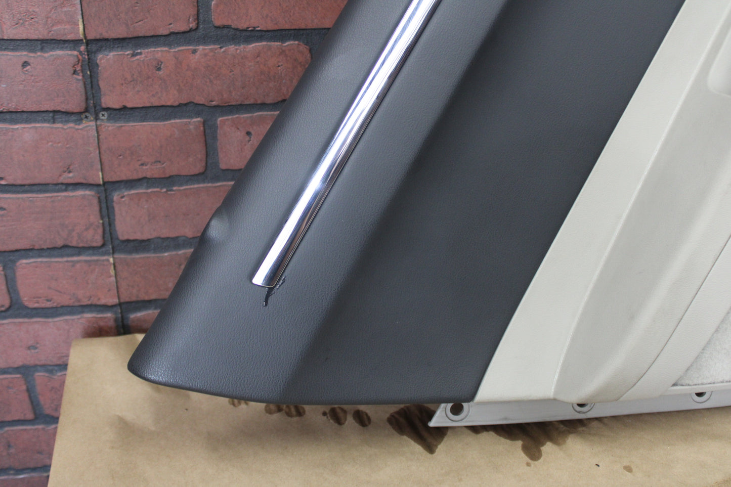 2005-2007 Chrysler 300 Rear Driver LH Side Interior Door Trim Panel