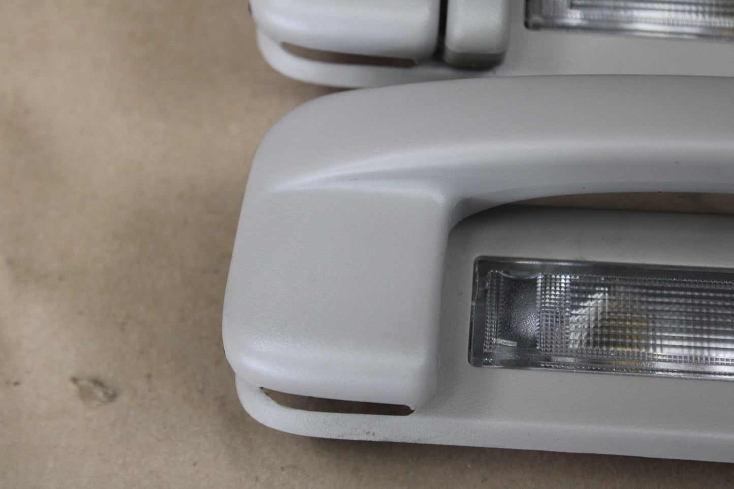 2006-2010 OEM Chrysler 300 Liberty Lighted Interior Roof Grab Handle Set 1105517