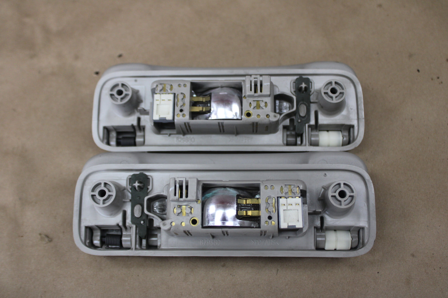 2006-2010 OEM Chrysler 300 Liberty Lighted Interior Roof Grab Handle Set 1105517
