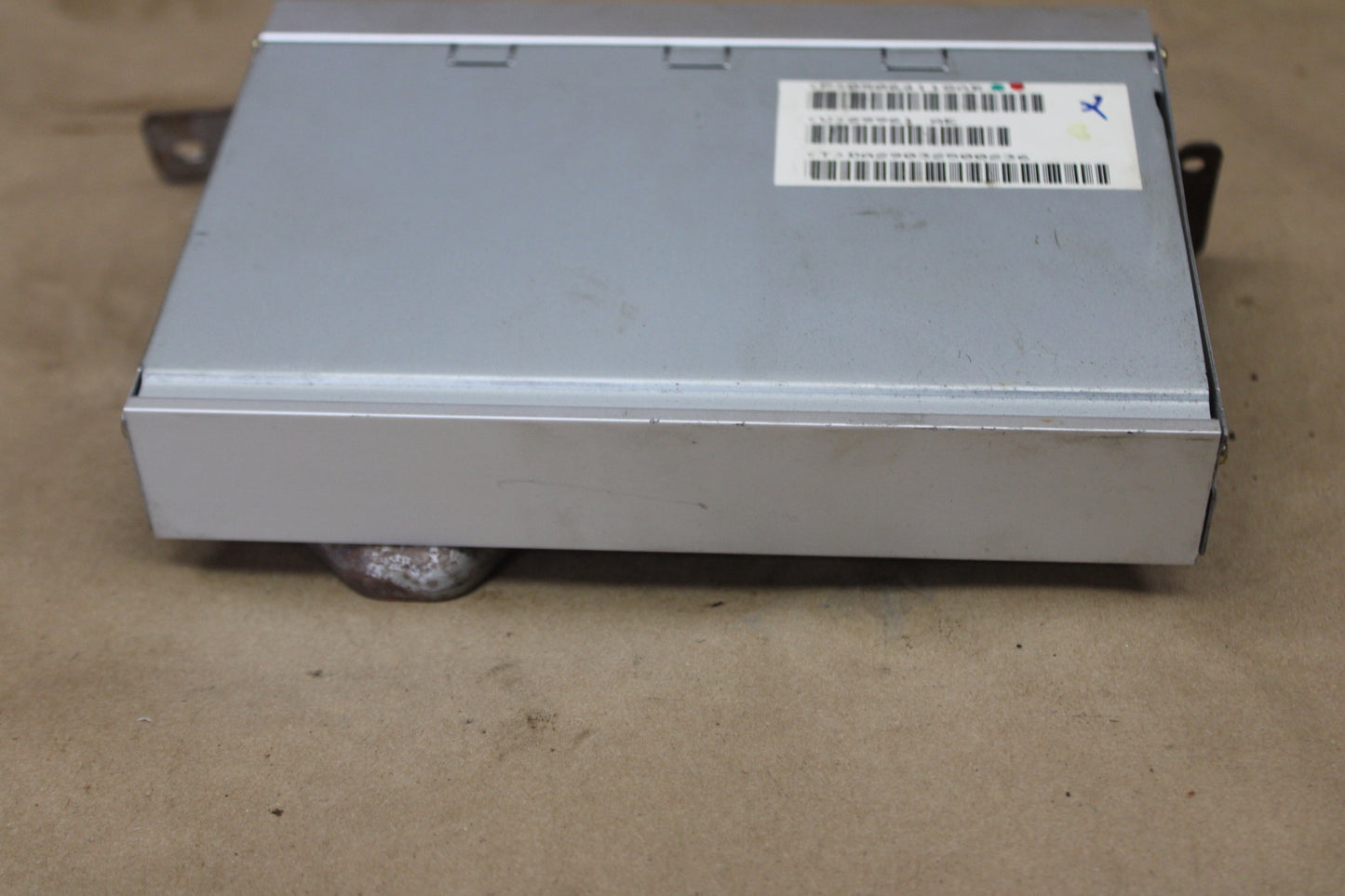 05-10 Grand Cherokee 300 Stereo Radio AM FM Amplifier Audio Stereo 05064118AD