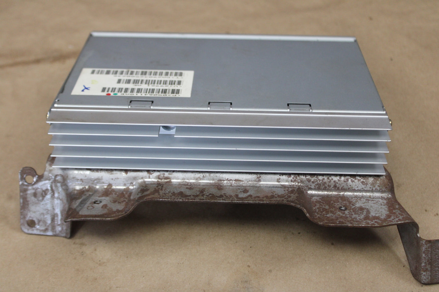 05-10 Grand Cherokee 300 Stereo Radio AM FM Amplifier Audio Stereo 05064118AD