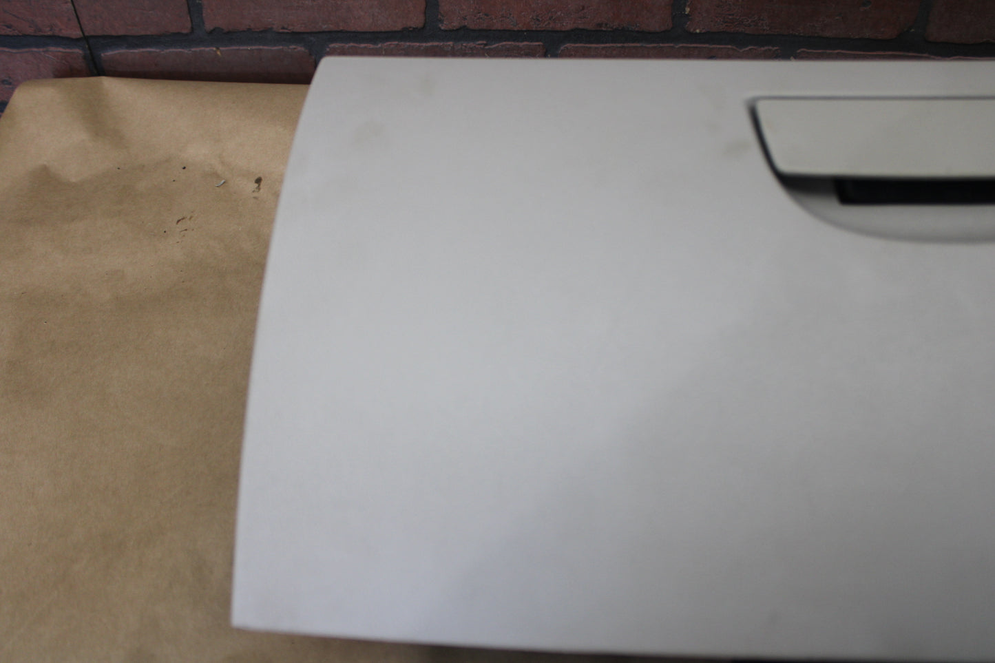 2005-2007 Chrysler 300 SRT8 Dash Interior Glove Box Assembly OEM 0XW23BD1AB