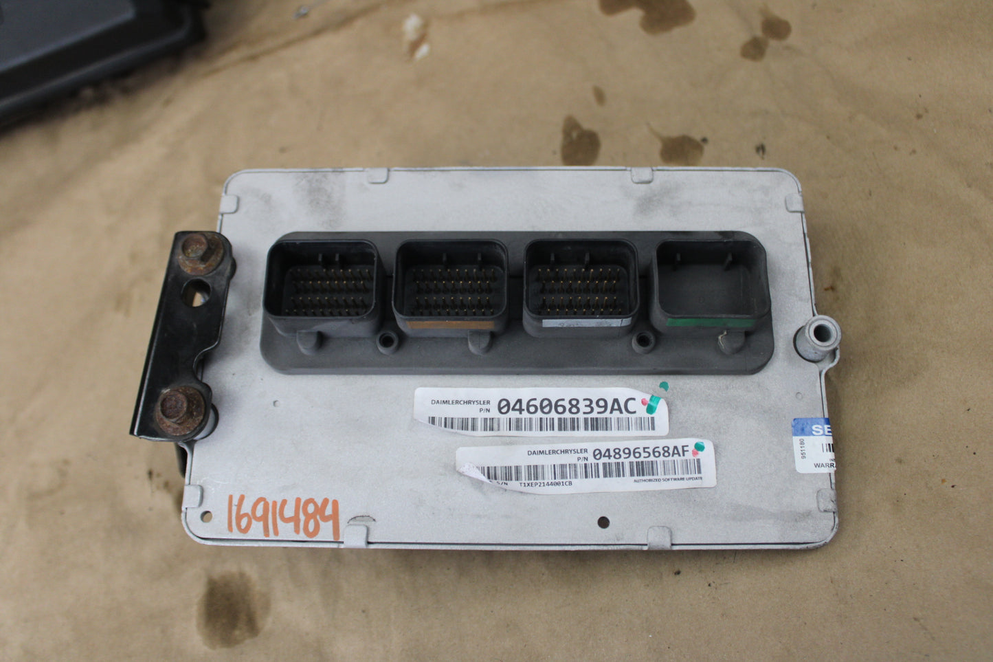 2006 Chrysler 300 SRT PCM BCM Ignition Park Assist Module Package OEM