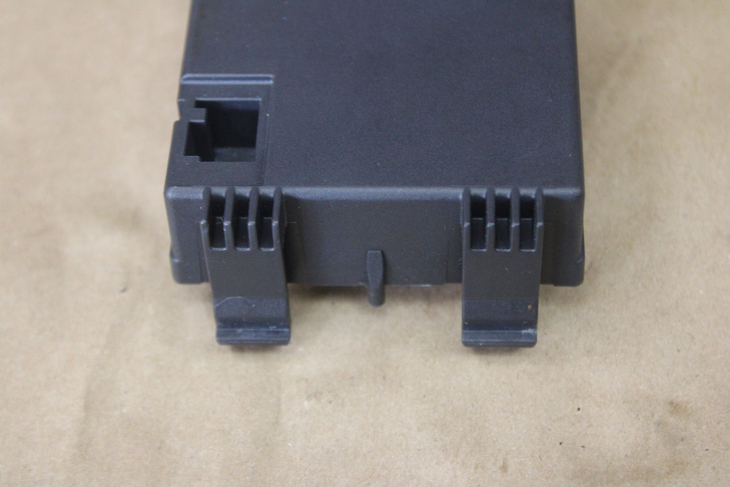 2005 - 2006 CHRYSLER 300C SRT8 6.1L HEMI OEM HEATED SEAT CONTROL MODULE COMPUTER