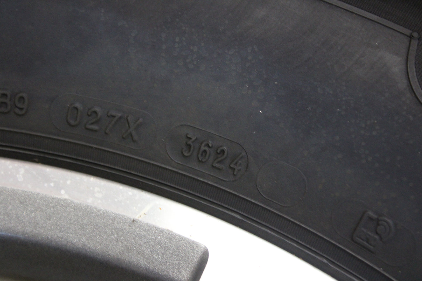 2015-2020 Ford F-150 18x7.5 6 Lug 6 Split Spoke Silver Wheel Rim Set Tires