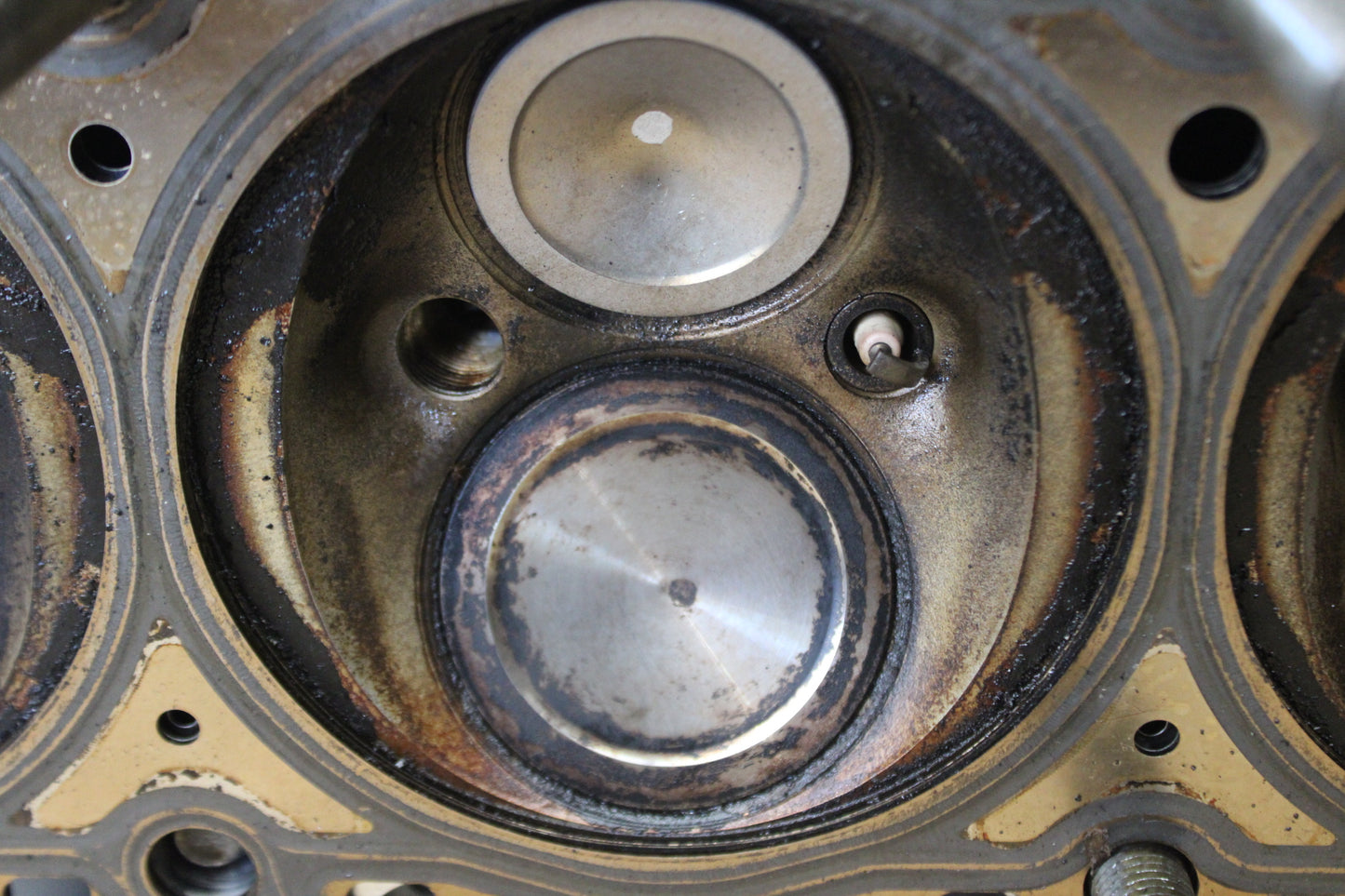 2011-2024 Dodge Charger 6.4L 392 Hemi OEM Left Cylinder Head Pair Scat Pack DMG