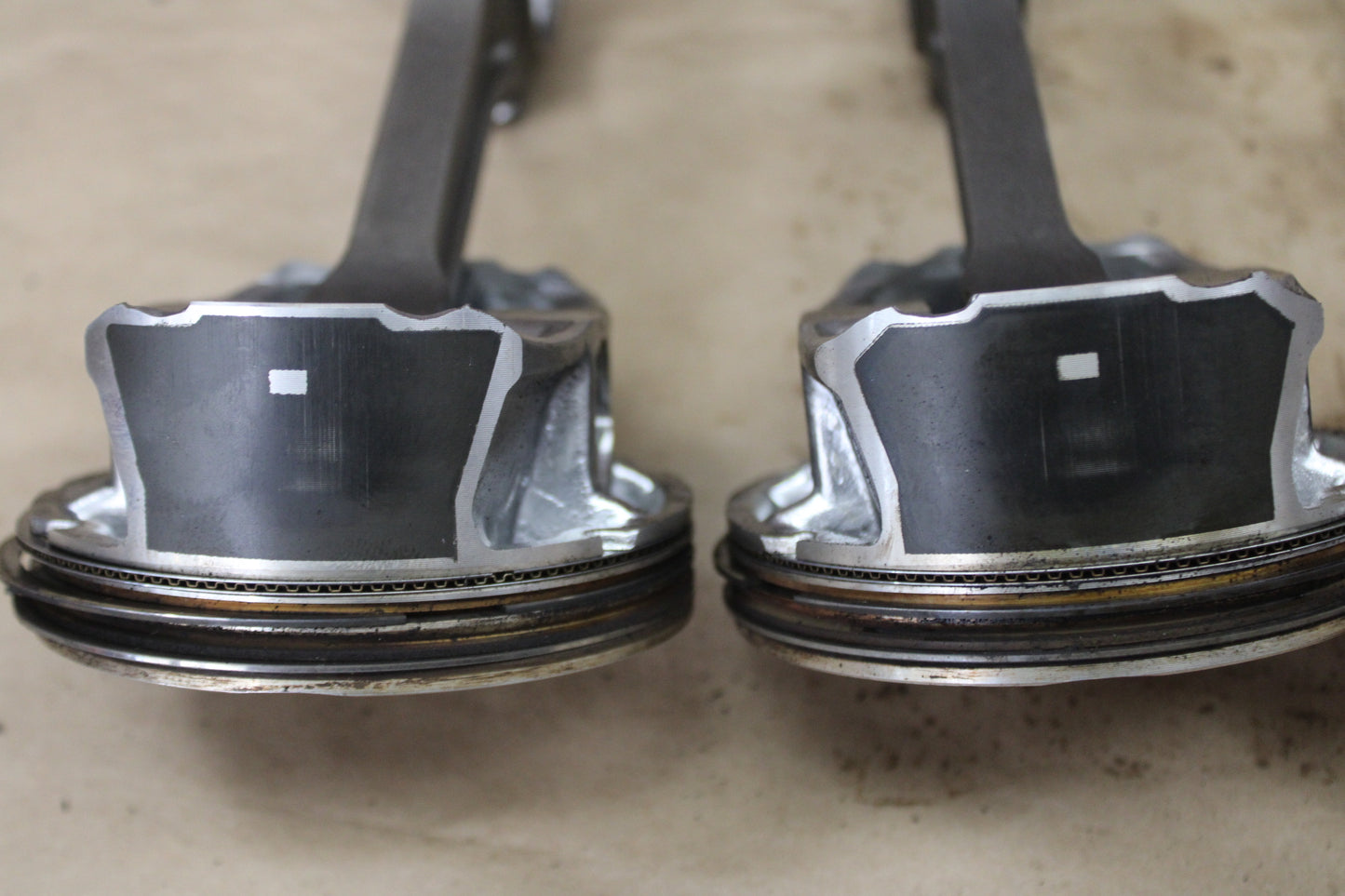 5K MILES! 11+ 6.4L 392 Charger Scat Pack Piston & Rod Full Set of 8 OEM Mopar