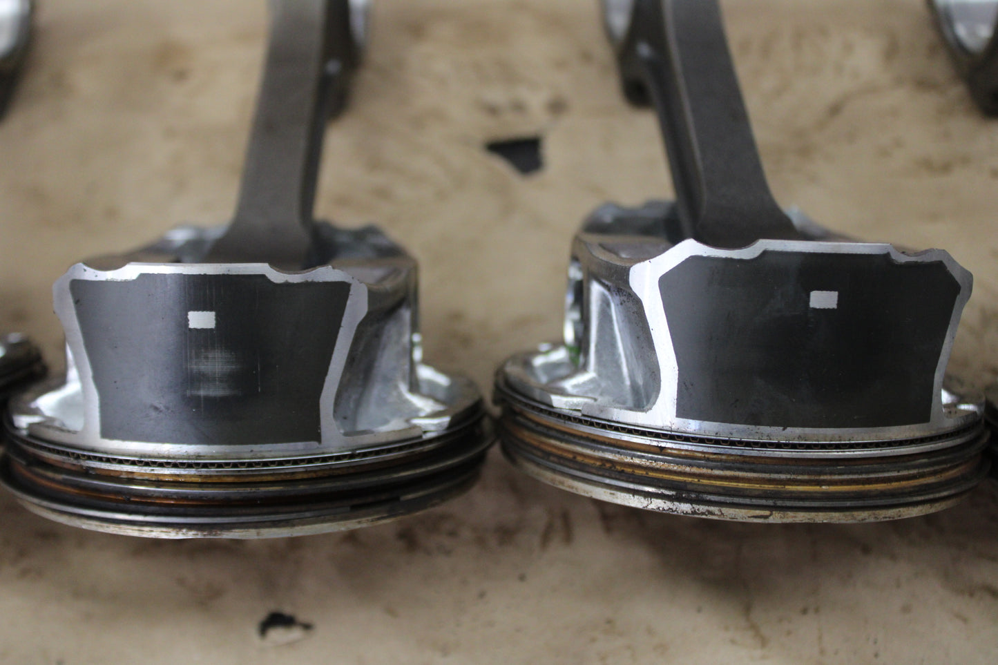 5K MILES! 11+ 6.4L 392 Charger Scat Pack Piston & Rod Full Set of 8 OEM Mopar
