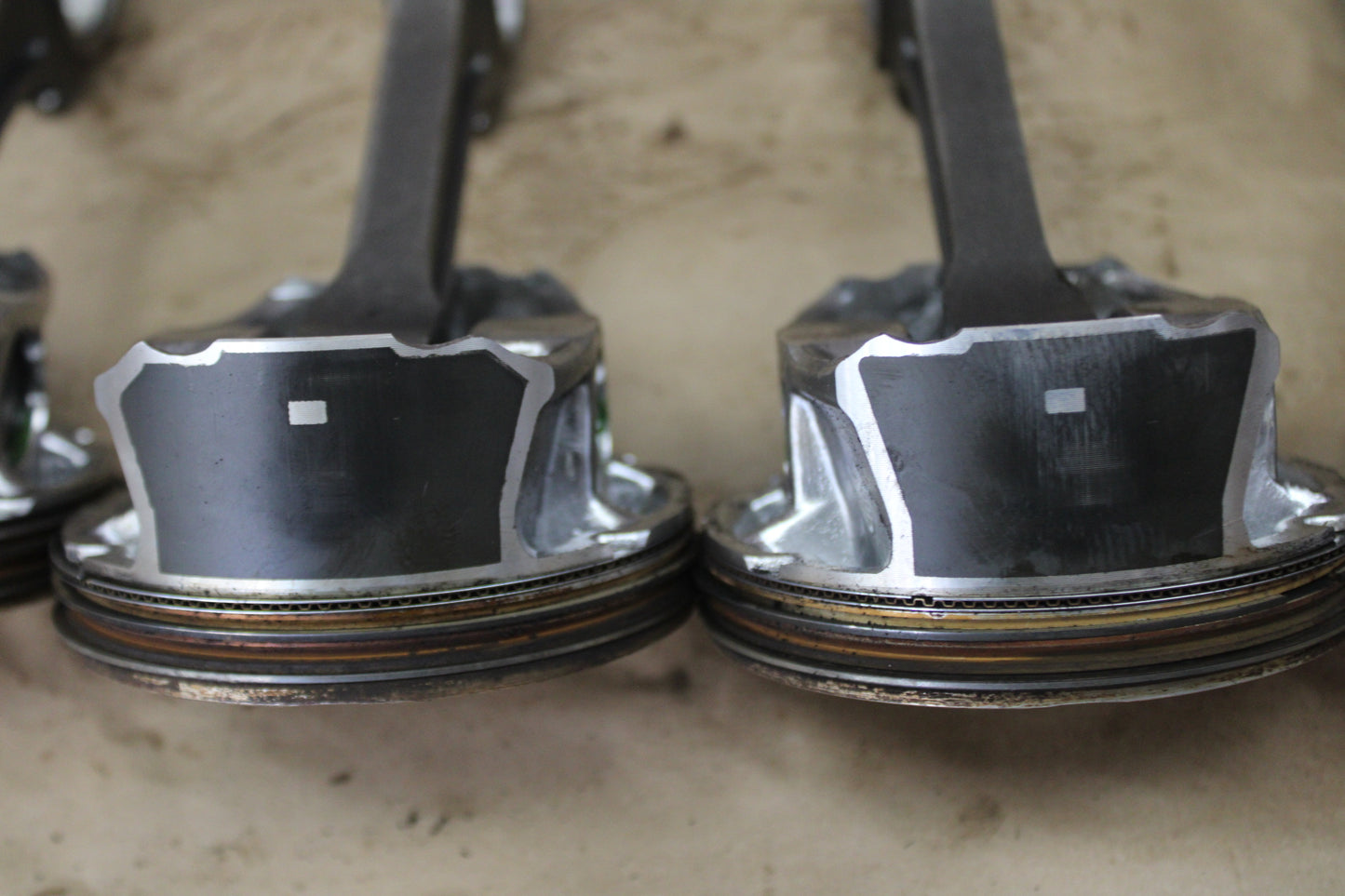 5K MILES! 11+ 6.4L 392 Charger Scat Pack Piston & Rod Full Set of 8 OEM Mopar