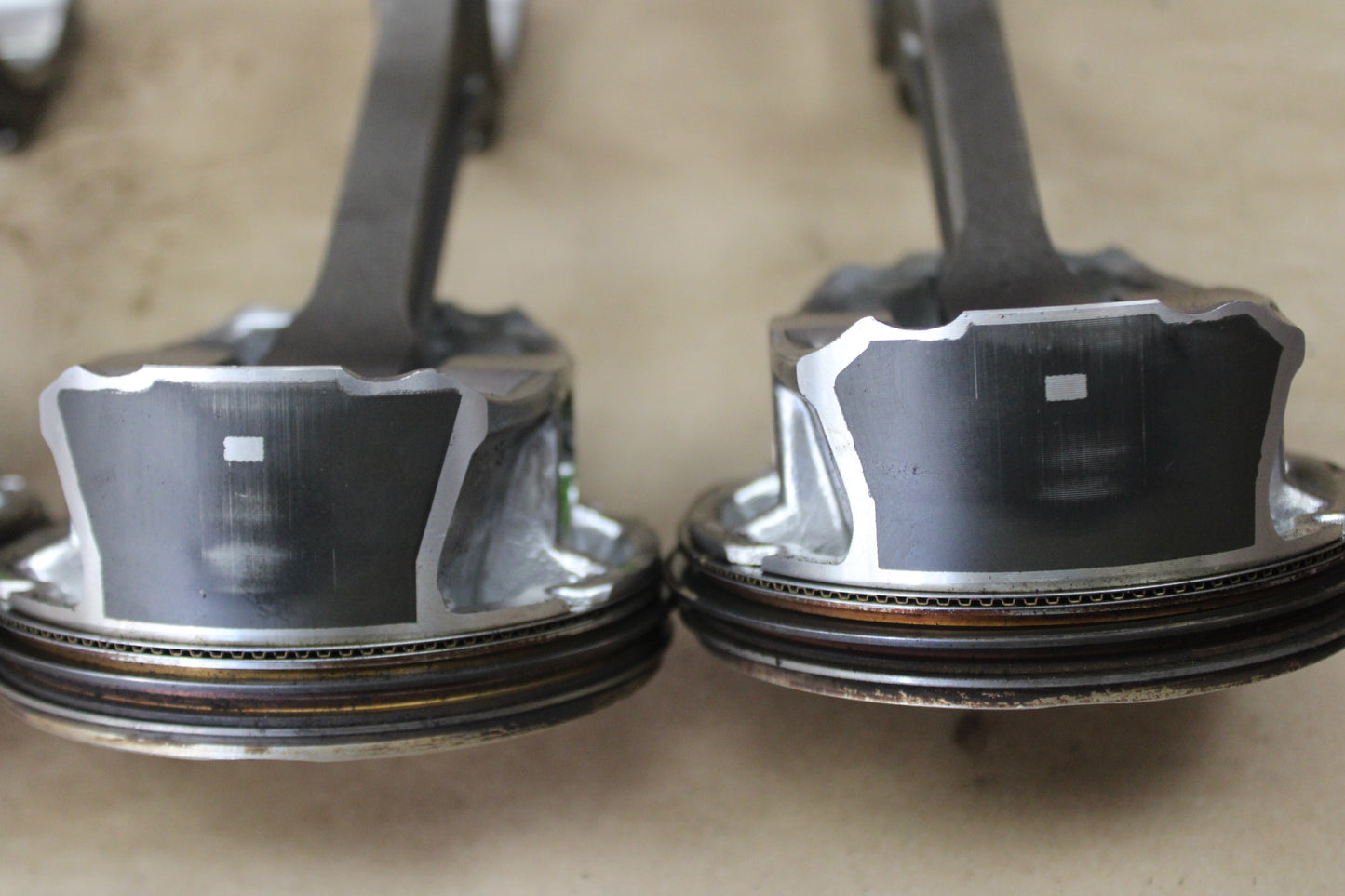 5K MILES! 11+ 6.4L 392 Charger Scat Pack Piston & Rod Full Set of 8 OEM Mopar