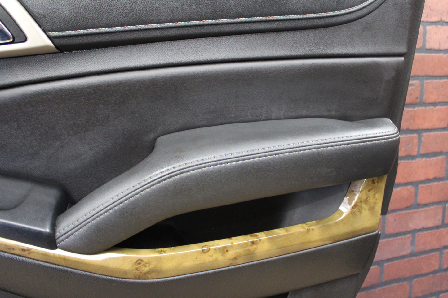 2015-2020 Chevrolet Suburban Tahoe Front Right Passenger Door Black Wood