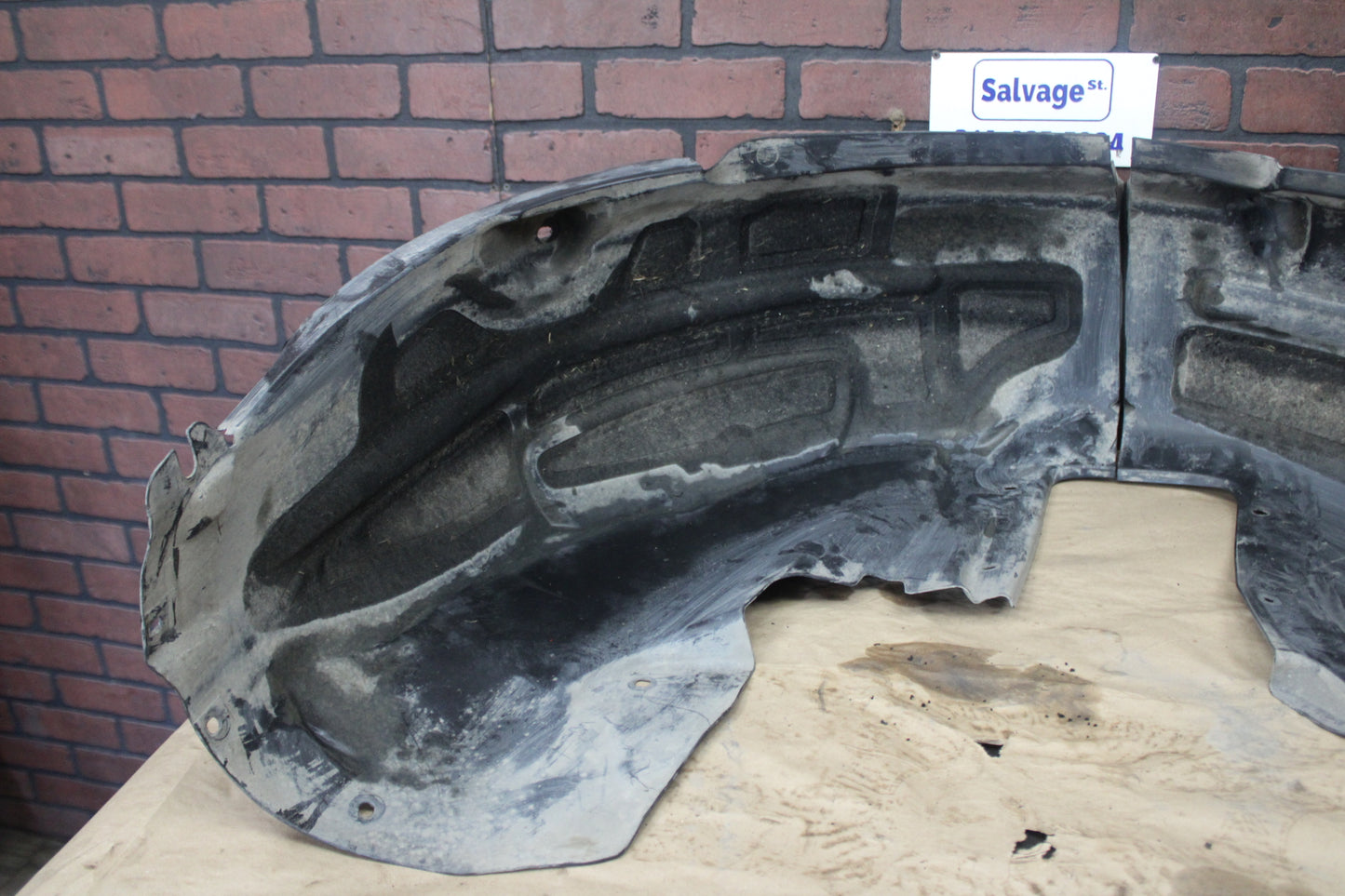 2015-2023 DODGE CHARGER REAR LEFT QUARTER WHEEL HOUSING SPLASH SHIELD 68477159AA