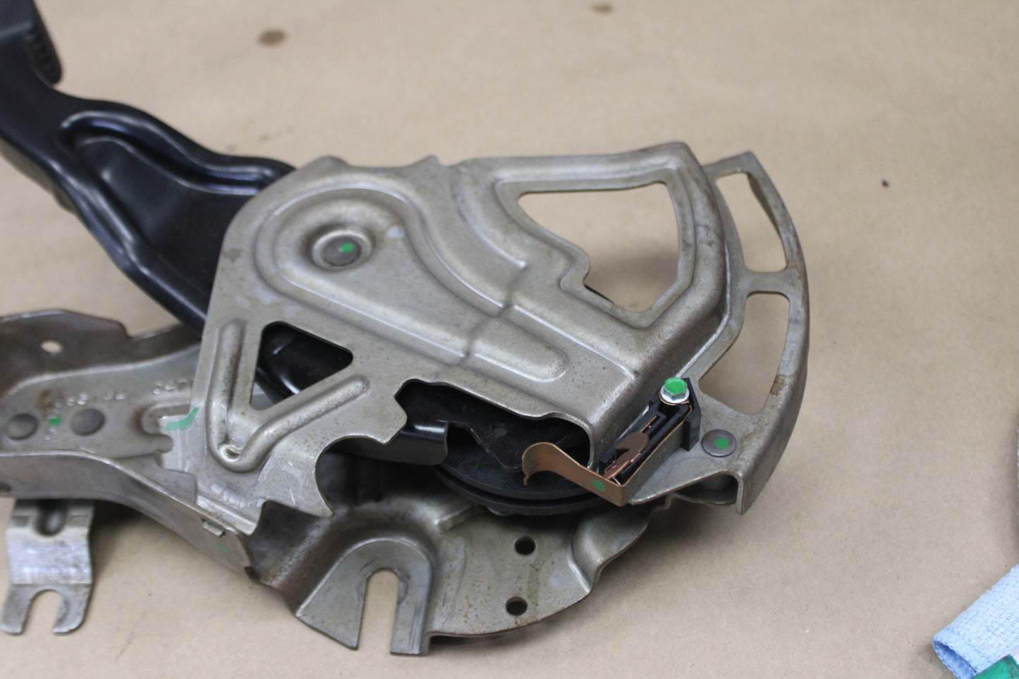 2008-2023 DODGE CHALLENGER EMERGENCY PARKING BRAKE STOP PEDAL OEM 04779478AI