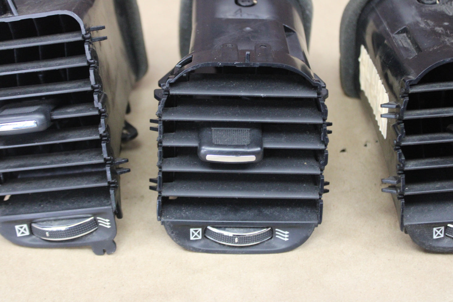11-22 Dodge Charger Dash Air AC Vents Left Right Center OEM Set of 4