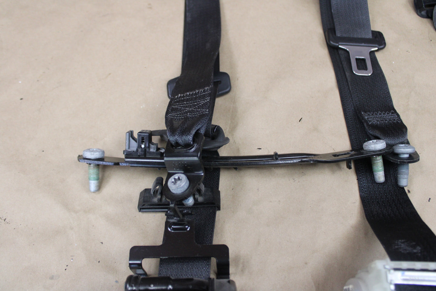 2016 Dodge Charger R/T Scat Pack Left Right Seat Belt Retractor Set OEM