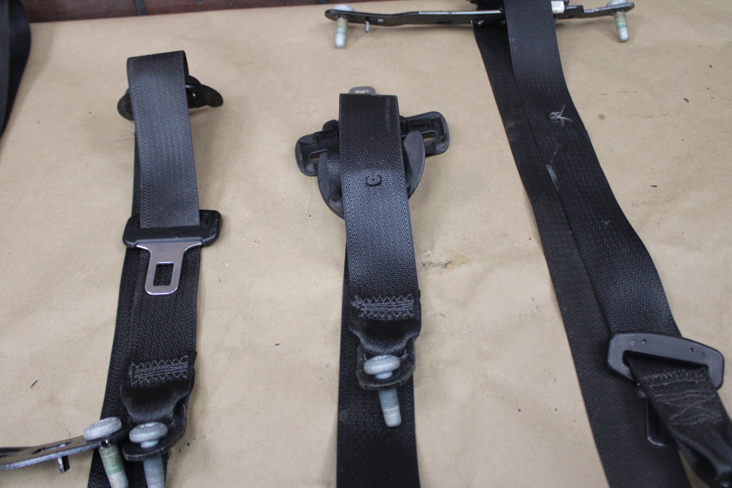 2016 Dodge Charger R/T Scat Pack Left Right Seat Belt Retractor Set OEM