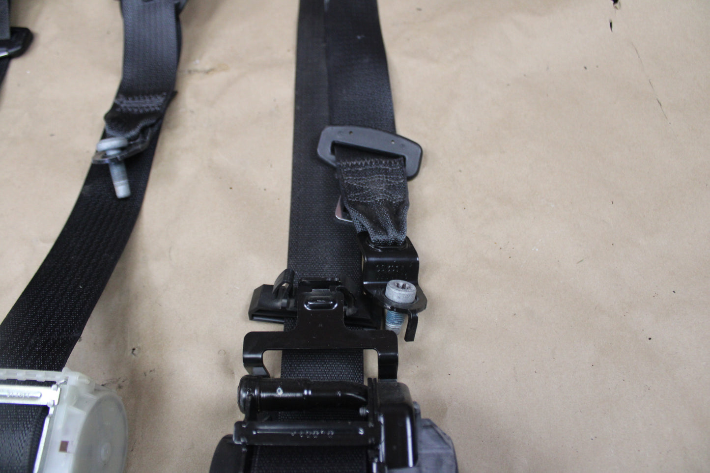2016 Dodge Charger R/T Scat Pack Left Right Seat Belt Retractor Set OEM