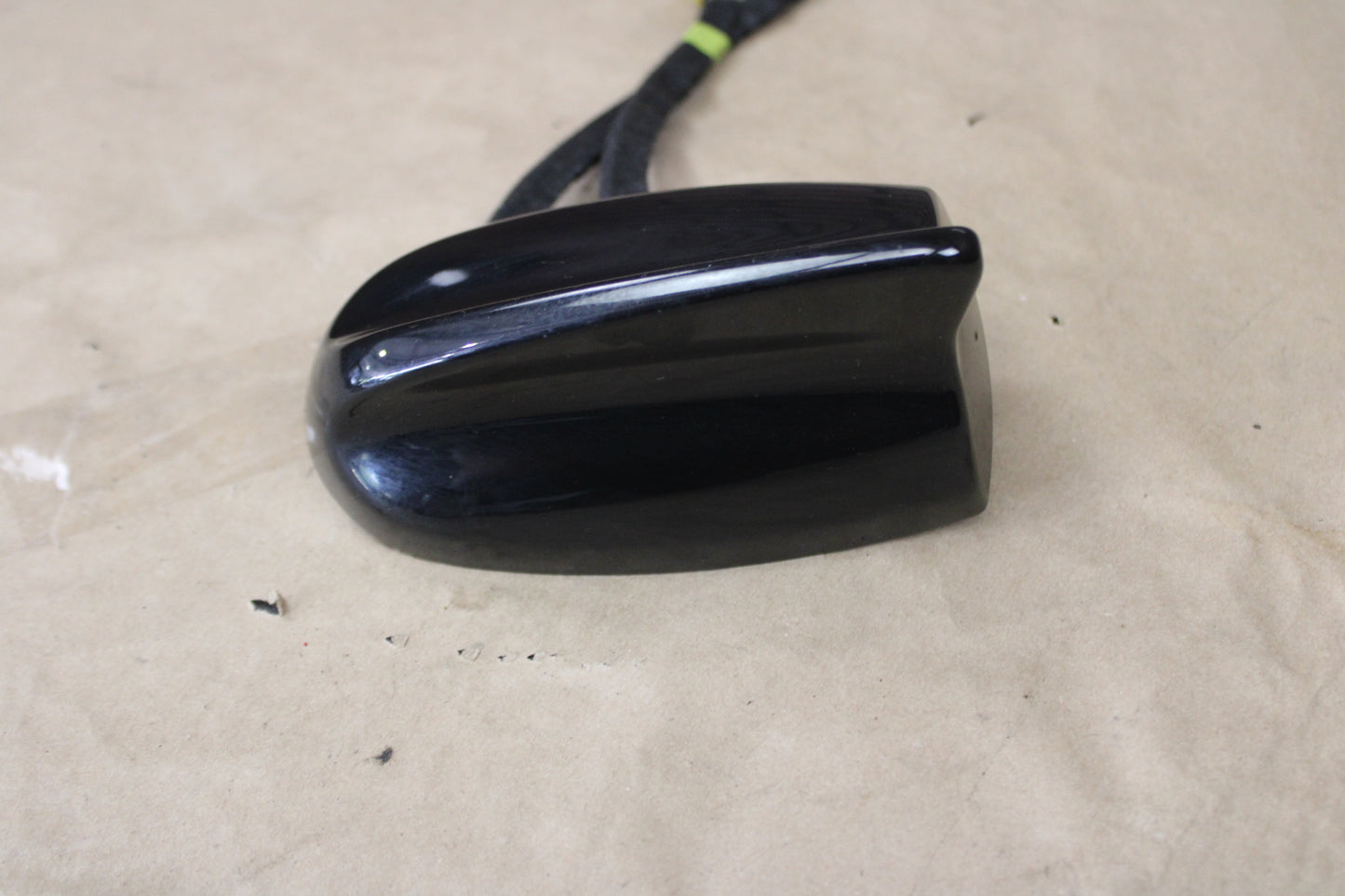 2015-2016 Dodge Charger Cable & Base Antenna Assembly OEM 68277407AA