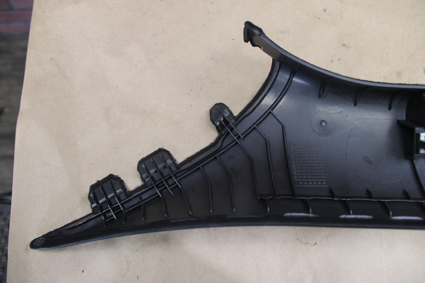 15-23 DODGE CHARGER PASSENGER RH A PILLAR TRIM COVER PANEL 5SH68TRMAA