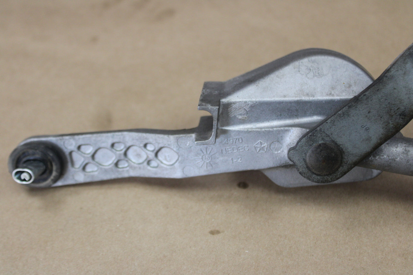 13-23 DODGE CHARGER R/T SCAT PACK OEM WINDSHIELD WIPER LINKAGE MOTOR