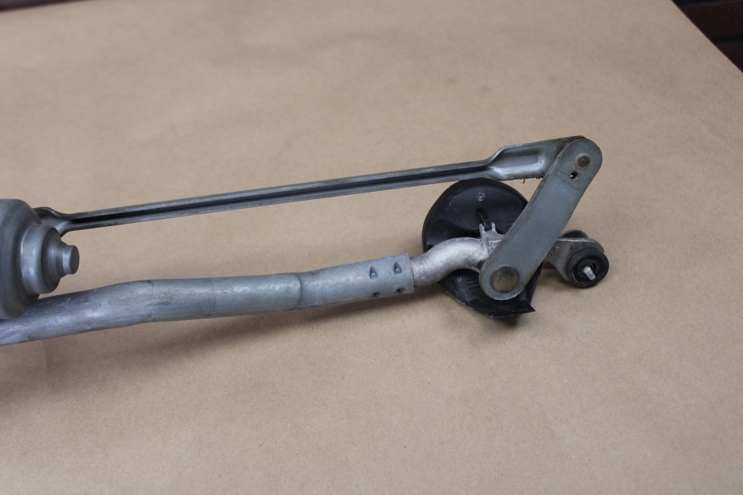13-23 DODGE CHARGER R/T SCAT PACK OEM WINDSHIELD WIPER LINKAGE MOTOR